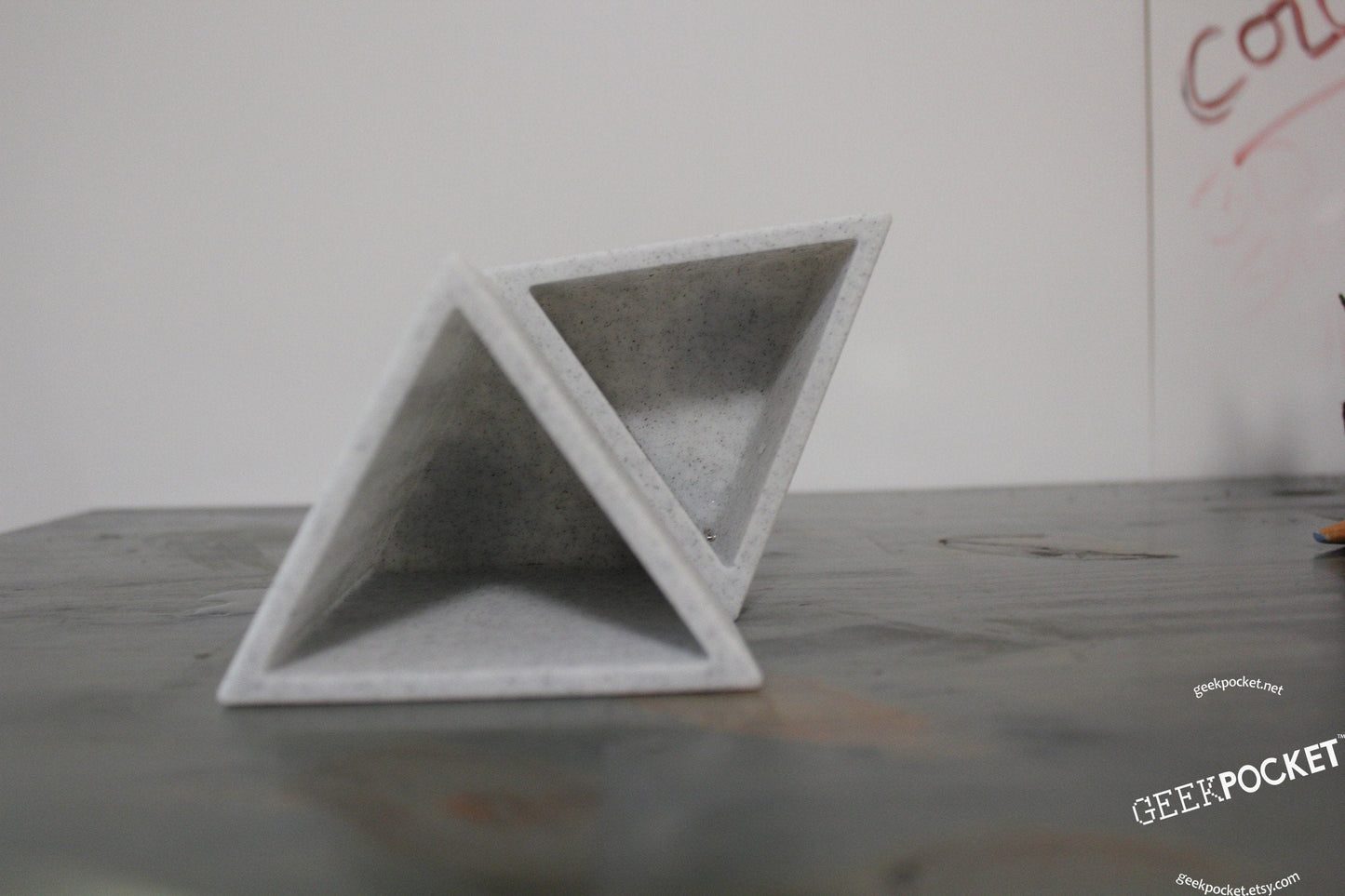 Geometric Pencil holder desk organizer in Marble colored plastic